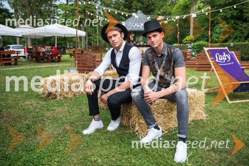 Lady piknik pod klobuki 2022