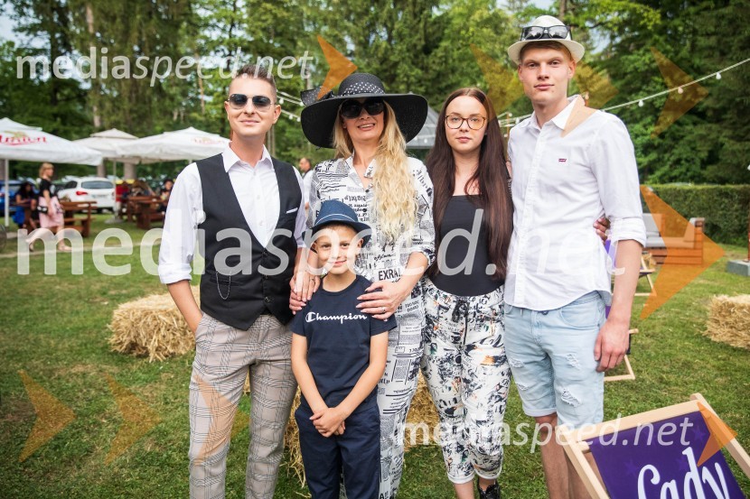  Damjan Murko, pevec;  ... ;  Maja Murko;  ... ;  Tiar MurkoLady piknik pod klobuki 2022