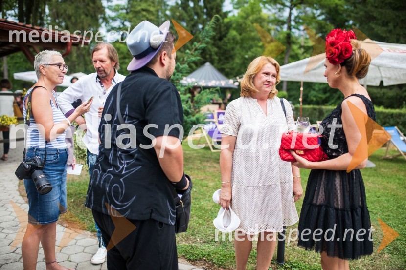   Simona Dakič Nemanič, odgovorna urednica revije Lady;  Patricija Rijavec SimoničLady piknik pod klobuki 2022