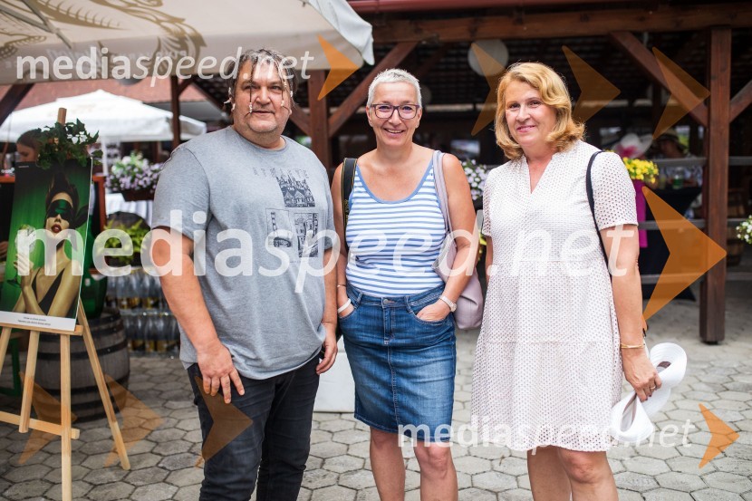  ... ;  ... ;  Simona Dakić - Nemanić, urednica revije LadyLady piknik pod klobuki 2022