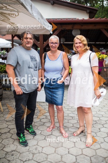  ... ;  ... ;   Simona Dakič Nemanič, odgovorna urednica revije LadyLady piknik pod klobuki 2022