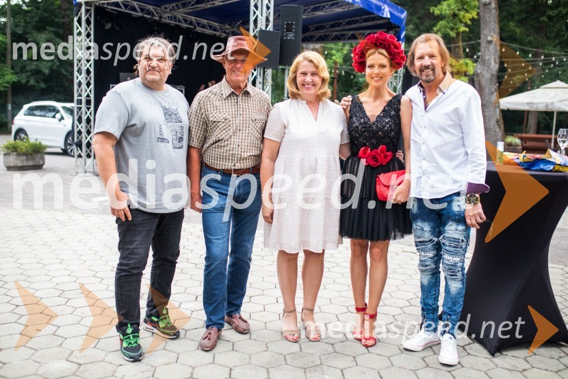  ... ;  ... ;  Simona Dakić - Nemanić, urednica revije Lady;  Patricija Rijavec Simonič;  Gianni Rijavec, glasbenikLady piknik pod klobuki 2022