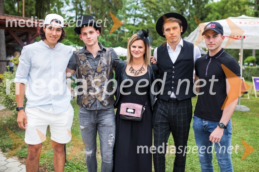 Lady piknik pod klobuki 2022