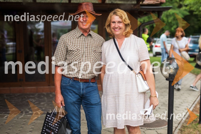  ... ;   Simona Dakič Nemanič, odgovorna urednica revije LadyLady piknik pod klobuki 2022