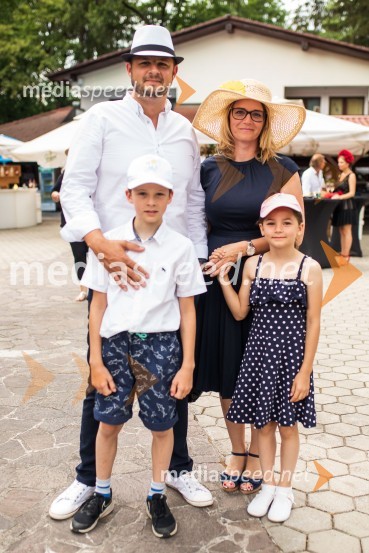 Lady piknik pod klobuki 2022