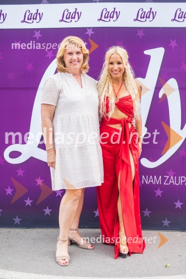  Simona Dakić - Nemanić, urednica revije Lady;  Alja Omladič - Alya, pevkaLady piknik pod klobuki 2022