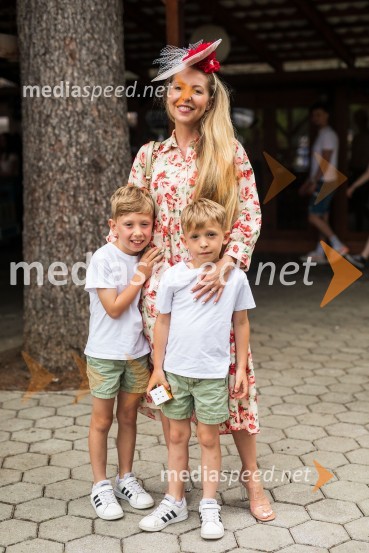  Hajdi Korošec Jazbinšek, pevkaLady piknik pod klobuki 2022