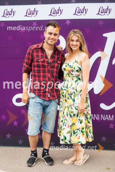  Omar Naber, glasbenik;  Saša Lešnjek, pevka, igralkaLady piknik pod klobuki 2022