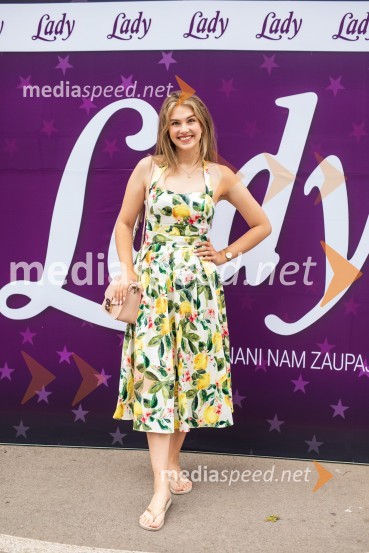  Saša Lešnjek, pevka, igralkaLady piknik pod klobuki 2022