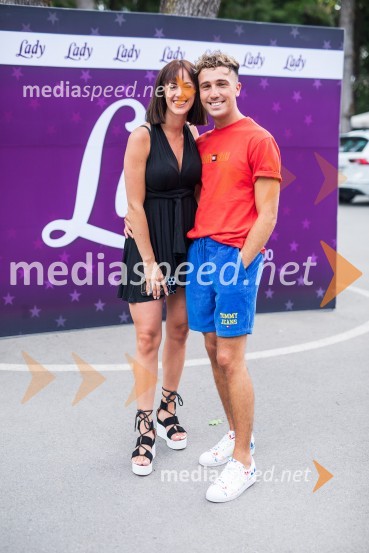  Patricija Pangeršič, osebna trenerka;  David Amaro, pevecLady piknik pod klobuki 2022