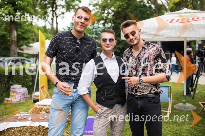  Jan Vehar, piarovec in radijski moderator;  Damjan Murko, pevec;  Jay  Bolk, pevecLady piknik pod klobuki 2022