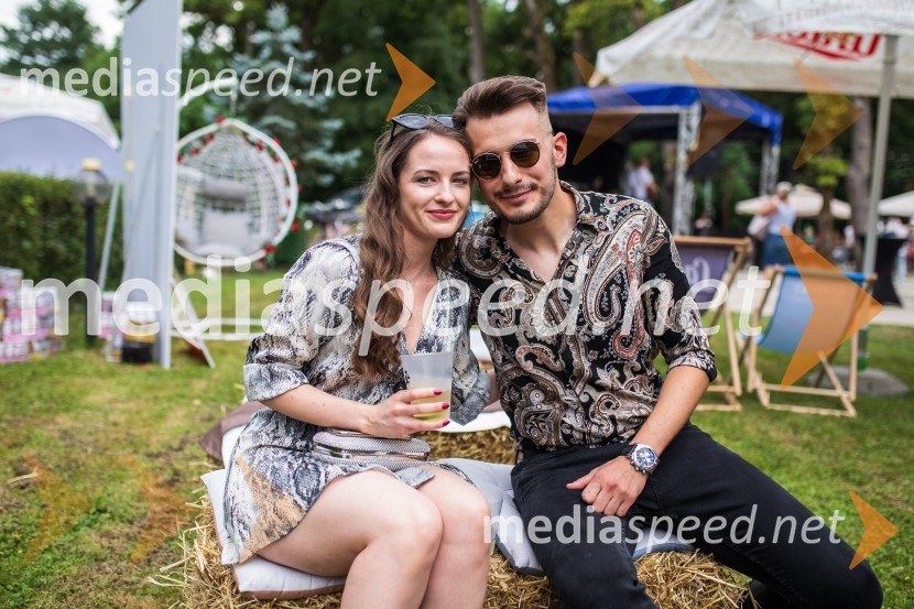  ... ;  Jay  Bolk, pevecLady piknik pod klobuki 2022