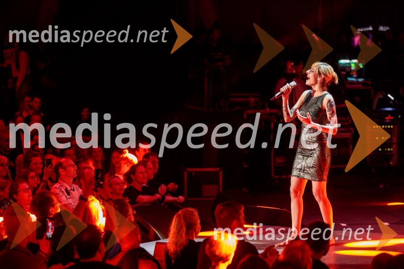  Sara Briški Cirman - Raiven, pevka, harfistkaVal 202, veliki koncert ob 50. obletnici