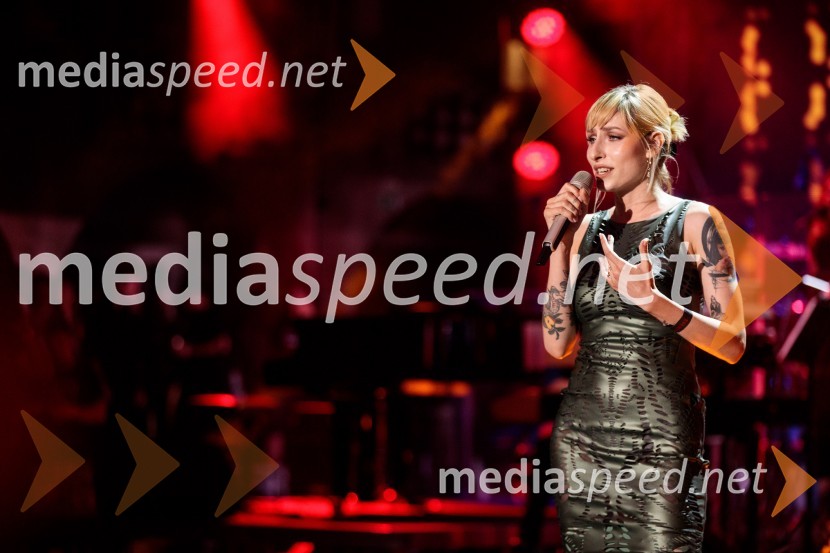  Sara Briški Cirman - Raiven, pevka, harfistkaVal 202, veliki koncert ob 50. obletnici