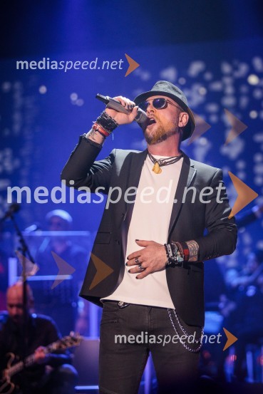  Tomi Meglič, glasbenik, pevec skupine SiddhartaVal 202, veliki koncert ob 50. obletnici