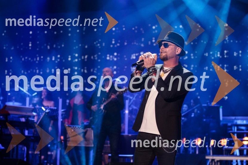  Tomi Meglič, glasbenik, pevec skupine SiddhartaVal 202, veliki koncert ob 50. obletnici