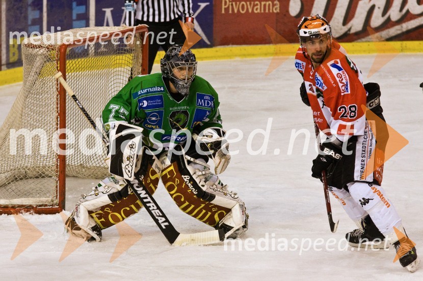 Markus Korhonen, vratar Tilie Olimpije in Alan Letang, hokejist InnsbruckaHokej: Liga Ebel, 42. krog: Tilia Olimpija - Innsbruck