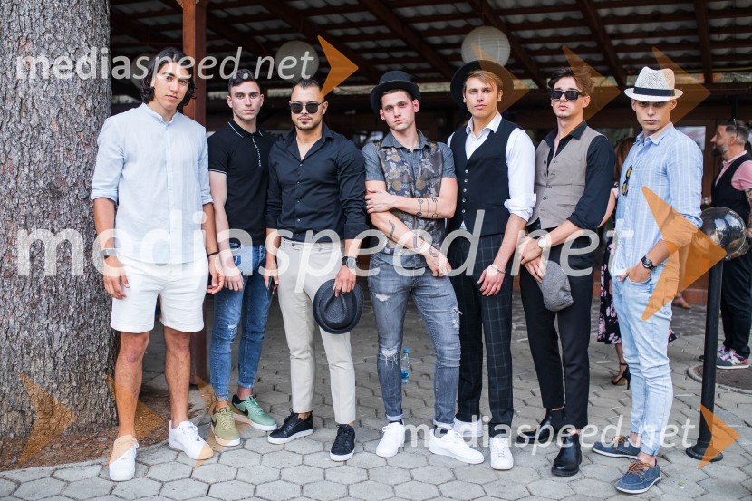 Lady piknik pod klobuki 2022