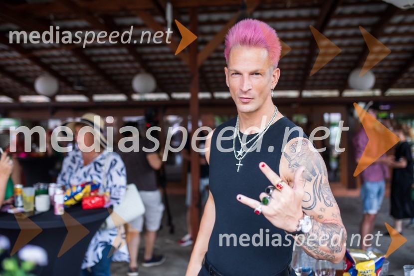  Igor Mikić, fitnes trenes, voditeljLady piknik pod klobuki 2022