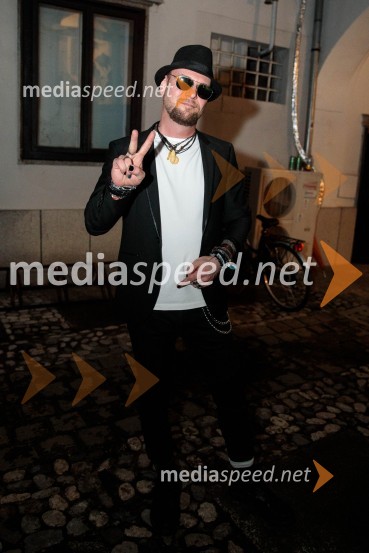  Tomi Meglič, glasbenik, pevec skupine SiddhartaVal 202, veliki koncert ob 50. obletnici