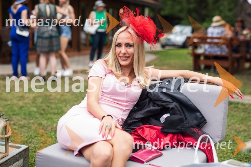  Riya Damyanti, pevka, tiktokerkaLady piknik pod klobuki 2022