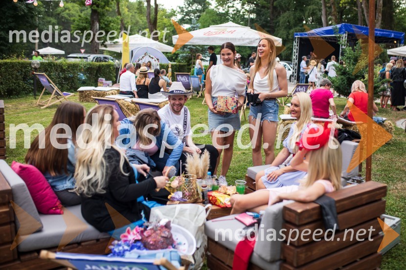 Lady piknik pod klobuki 2022