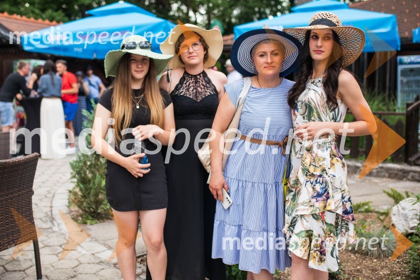 Lady piknik pod klobuki 2022