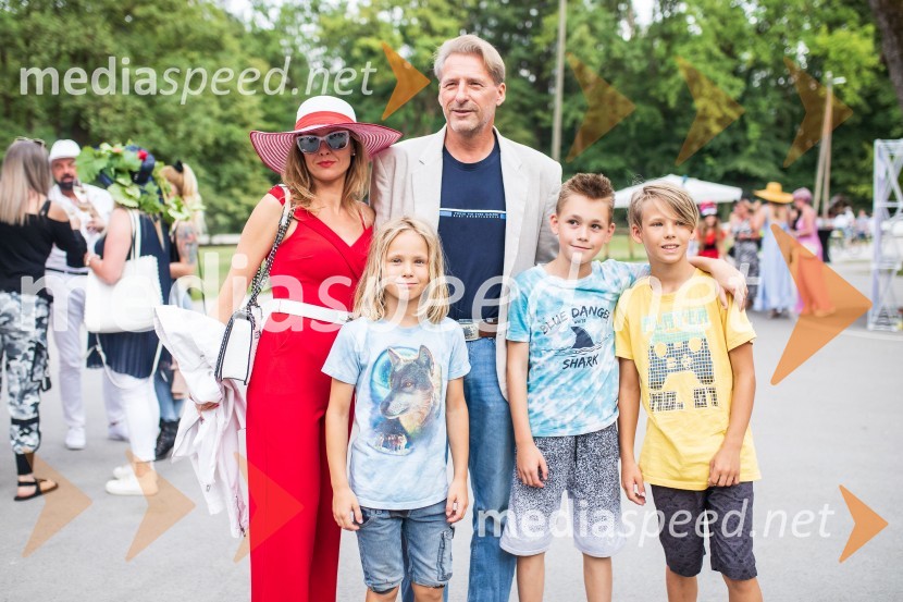 Lady piknik pod klobuki 2022