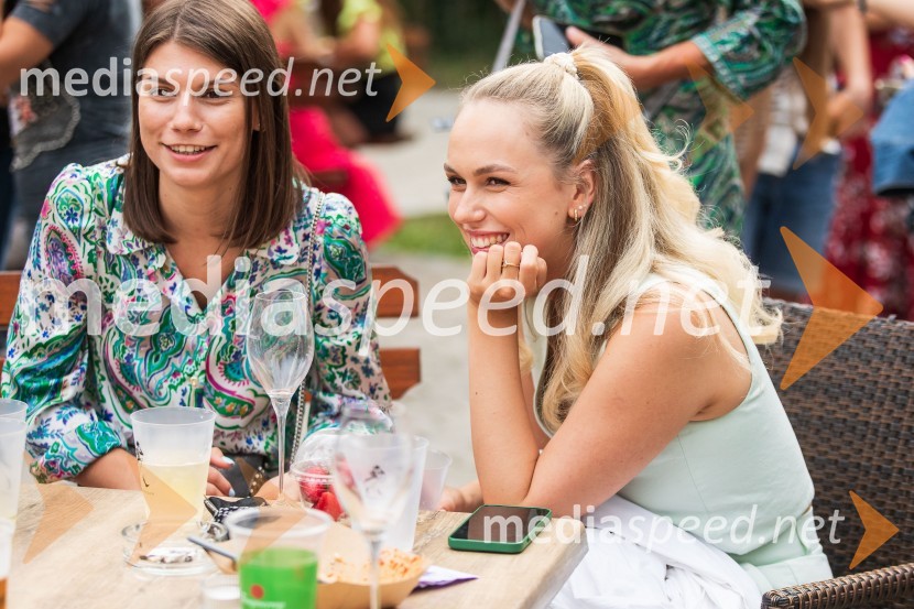  ... ;  Melani Mekicar, radijska in televizijska voditeljicaLady piknik pod klobuki 2022