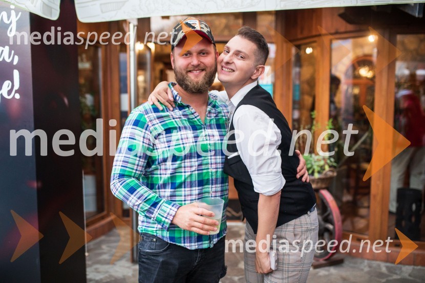  Anže Krže, fotograf;  Damjan Murko, pevecLady piknik pod klobuki 2022