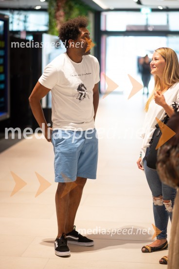 Vesolje med nami, premiera filma v Cineplexxu