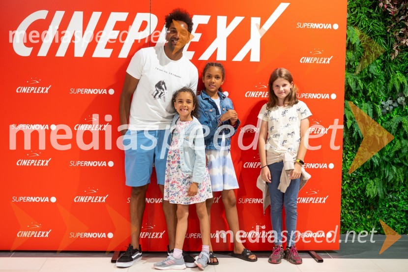 Vesolje med nami, premiera filma v Cineplexxu