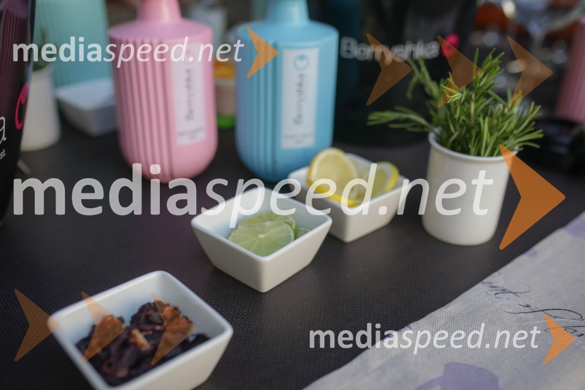 Otvoritev kozmetičnega salona Ajna