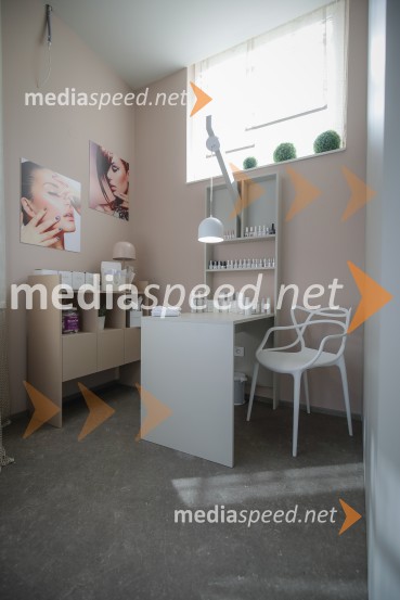 Otvoritev kozmetičnega salona Ajna