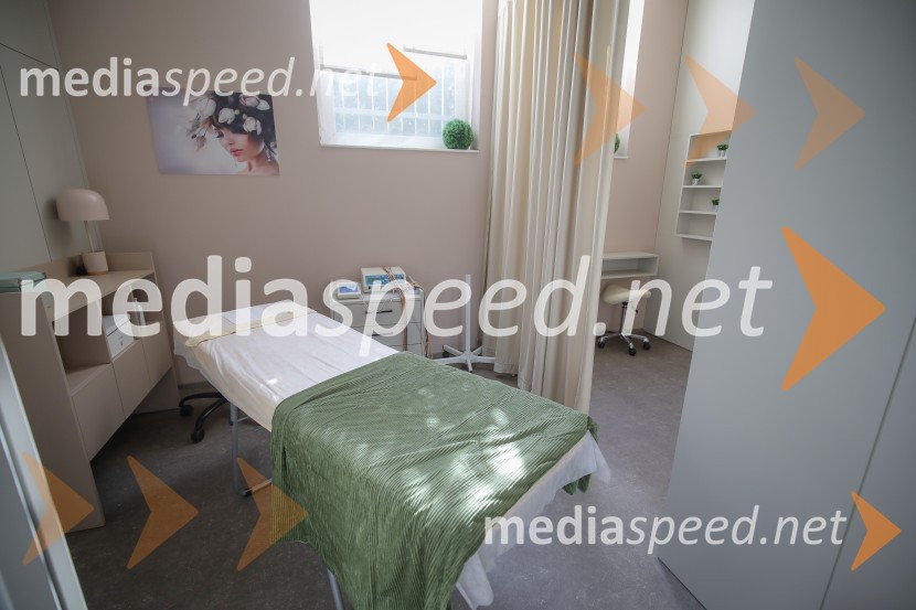 Otvoritev kozmetičnega salona Ajna