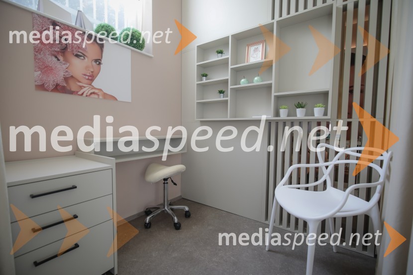 Otvoritev kozmetičnega salona Ajna