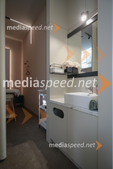 Otvoritev kozmetičnega salona Ajna