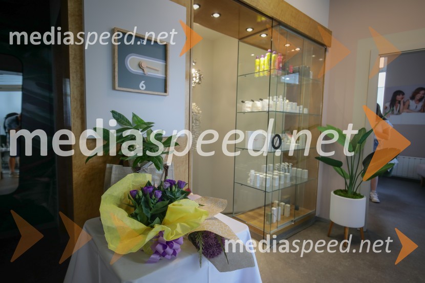 Otvoritev kozmetičnega salona Ajna