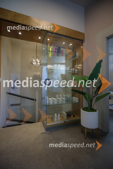 Otvoritev kozmetičnega salona Ajna