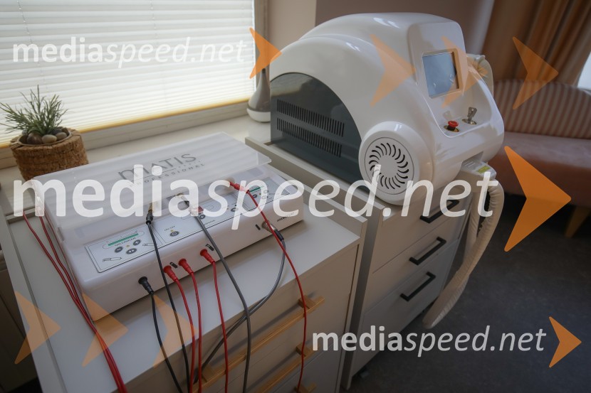 Otvoritev kozmetičnega salona Ajna