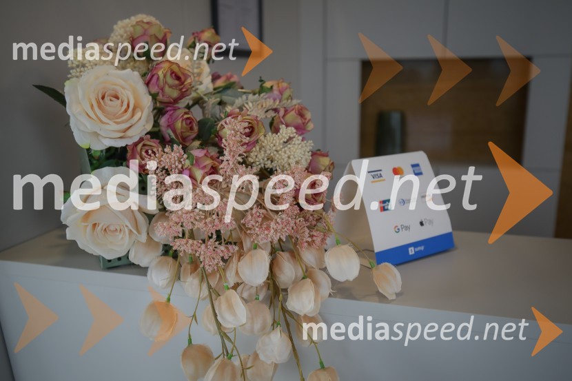 Otvoritev kozmetičnega salona Ajna