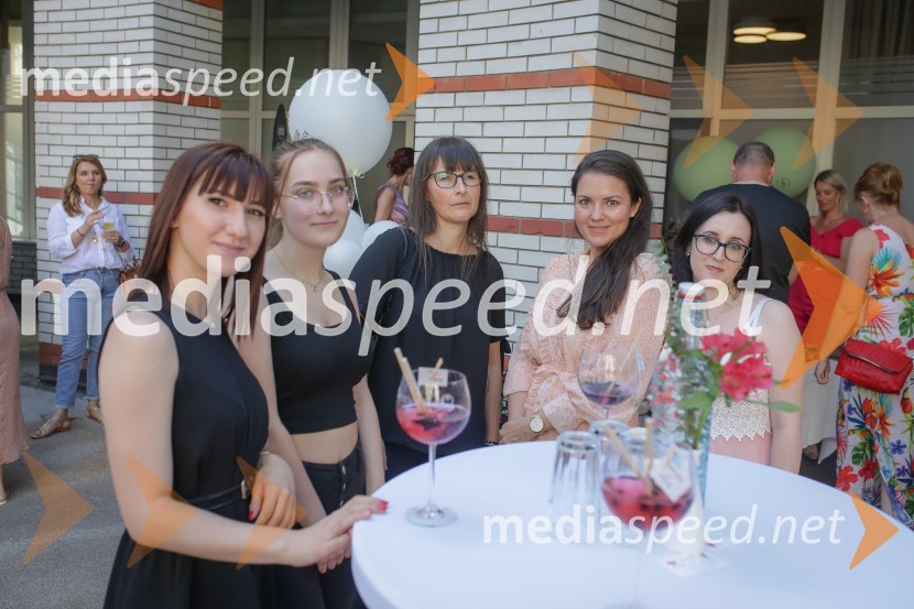 Otvoritev kozmetičnega salona Ajna