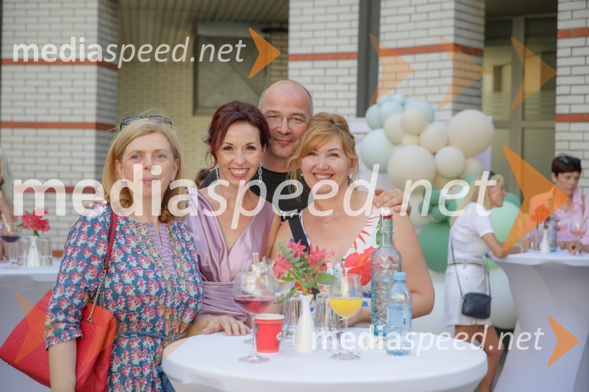  ... ;  Silvija Štrukelj, lastnica kozmetičnega salona Ajna;  ... ;  ... Otvoritev kozmetičnega salona Ajna