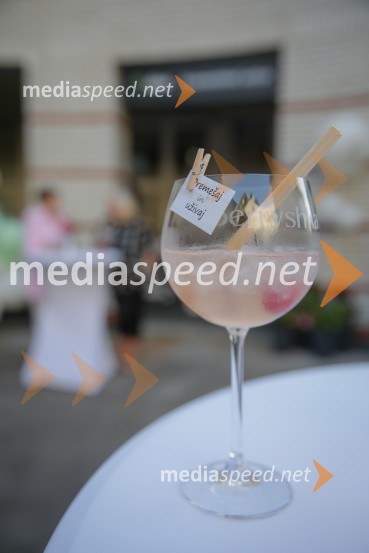 Otvoritev kozmetičnega salona Ajna