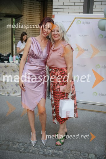  Silvija Štrukelj, lastnica kozmetičnega salona Ajna;  ... Otvoritev kozmetičnega salona Ajna