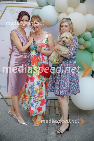  Silvija Štrukelj, lastnica kozmetičnega salona Ajna;  ... ;  ... Otvoritev kozmetičnega salona Ajna