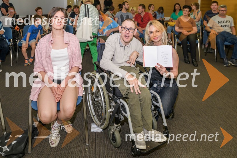  ... ;  Luka  Prosnik, pesnik in pisatelj;  Lidija Šestak Zorić, predsednica društva Sonček MariborLeopoldove živahne tačke, predstavitev knjige Luke Prosnika