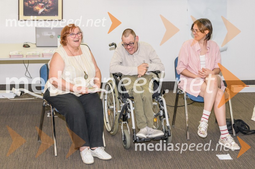  Milena Pivec, direktorica Založbe Pivec;  Luka  Prosnik, pesnik in pisatelj;  ... Leopoldove živahne tačke, predstavitev knjige Luke Prosnika