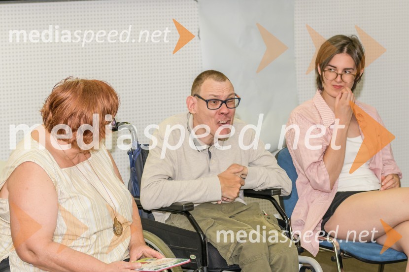  Milena Pivec, direktorica Založbe Pivec;  Luka  Prosnik, pesnik in pisatelj;  ... Leopoldove živahne tačke, predstavitev knjige Luke Prosnika