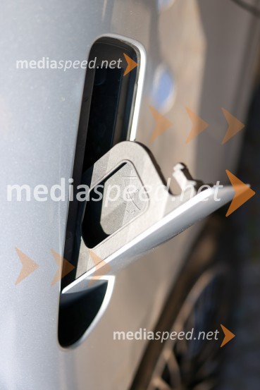 Robert Lešnik predstavil Mercedes EQS in EQB